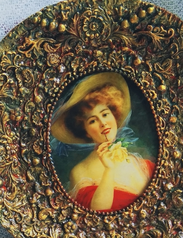 Декупаж тарелки, процесс декупажа тарелки и особенности